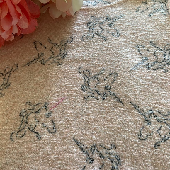 Light pink unicorn crop top with bell sleeve - Picture 4 of 4